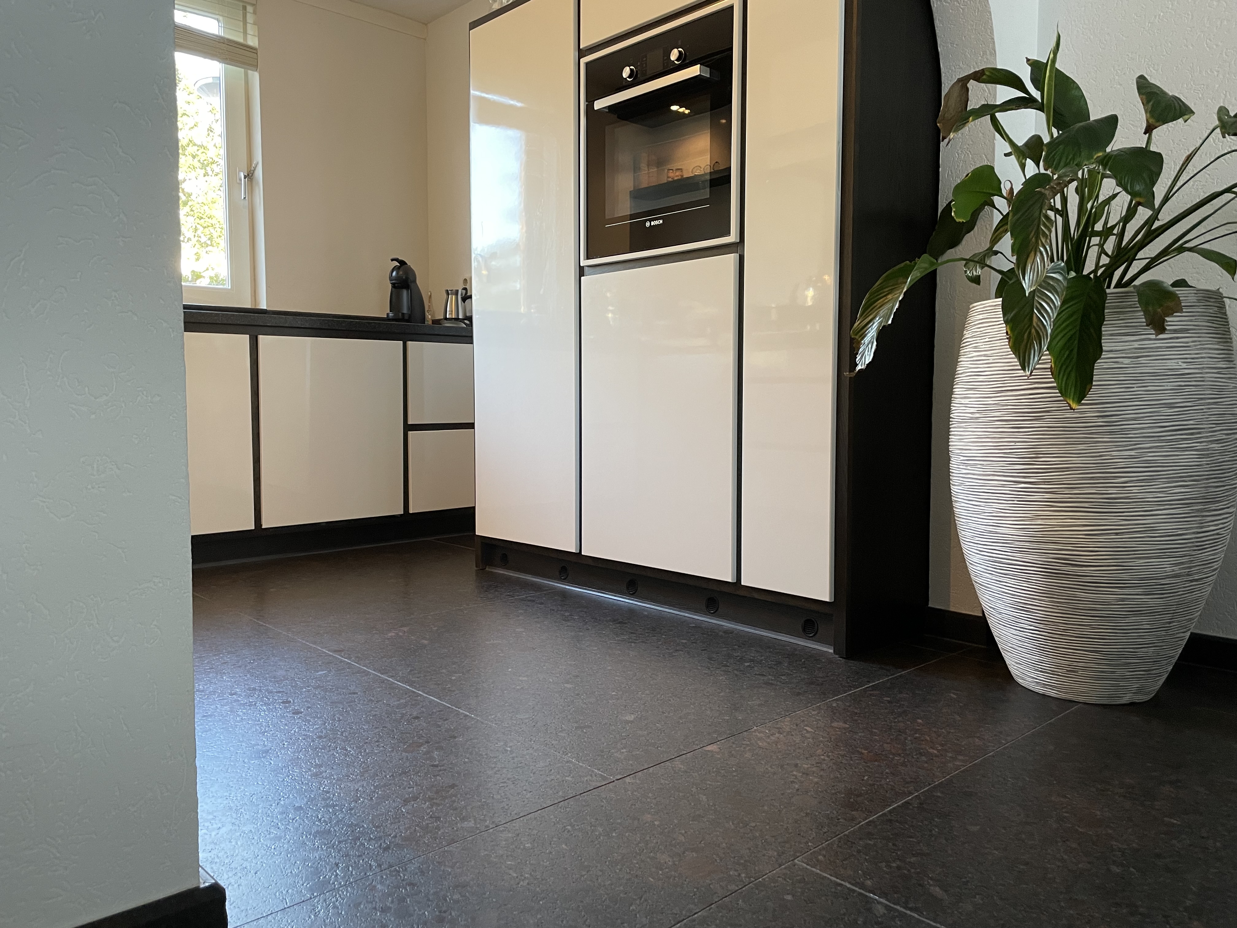 Natuursteen vloertegels en plinten Zoetermeer